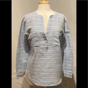 Ann Taylor Linen blend top size Medium